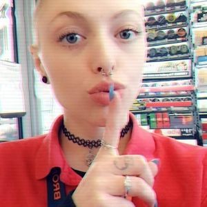 Meet your Posher, Kayla